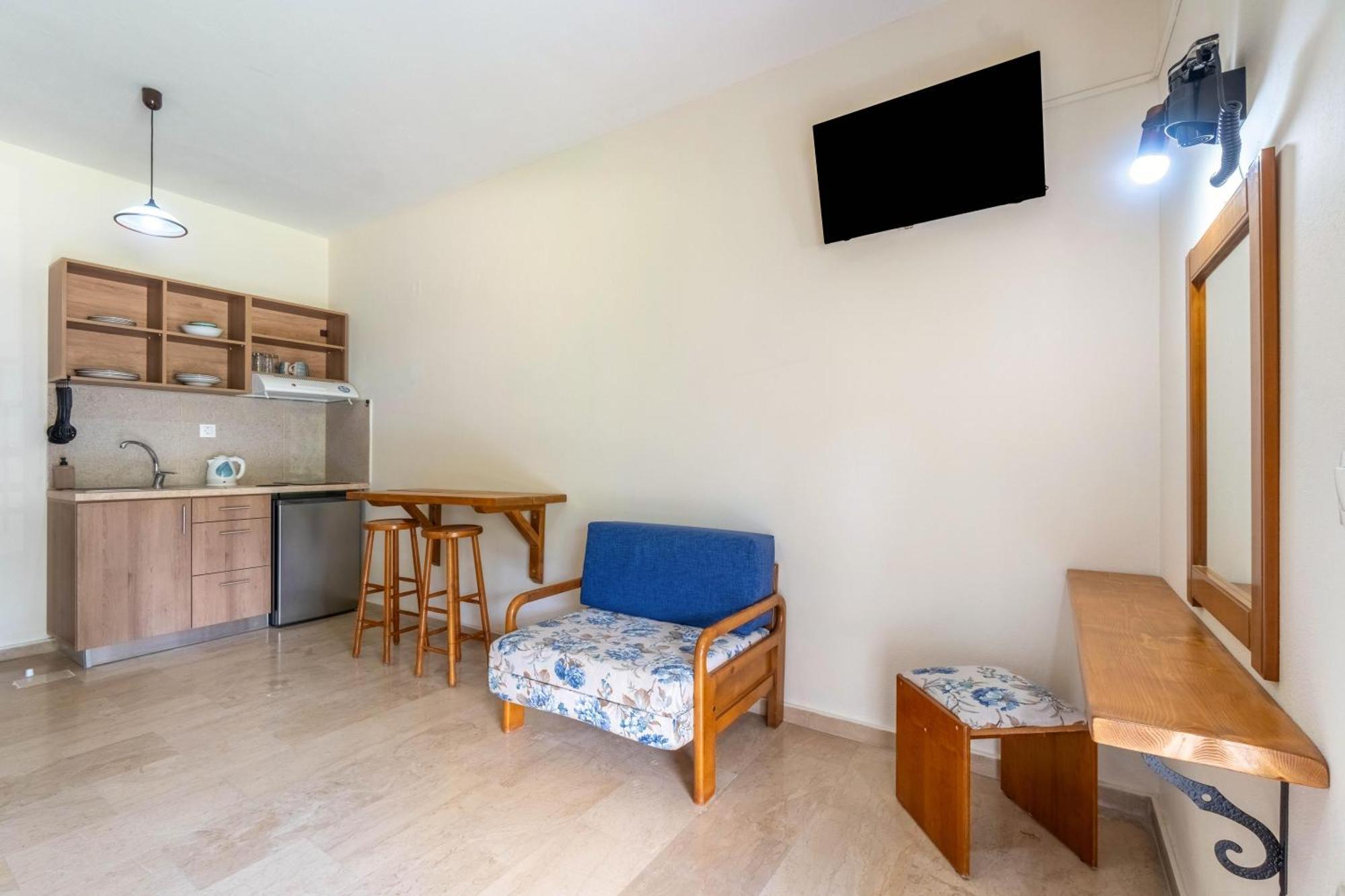גאוביה Angela Hotel & Apartments מראה חיצוני תמונה