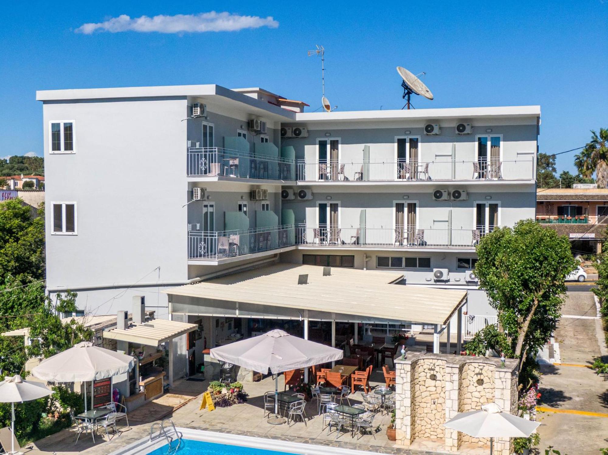 גאוביה Angela Hotel & Apartments מראה חיצוני תמונה