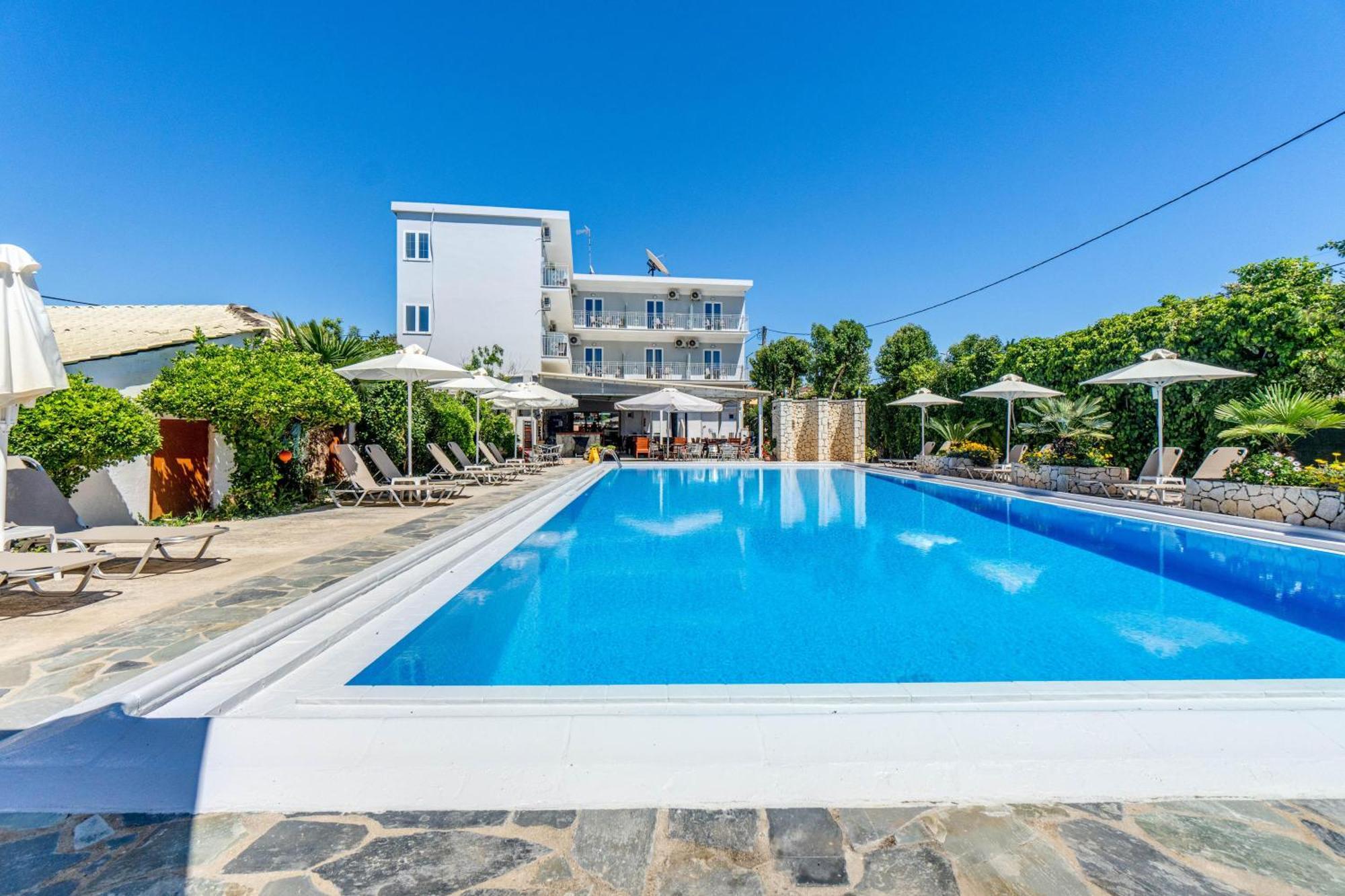 גאוביה Angela Hotel & Apartments מראה חיצוני תמונה