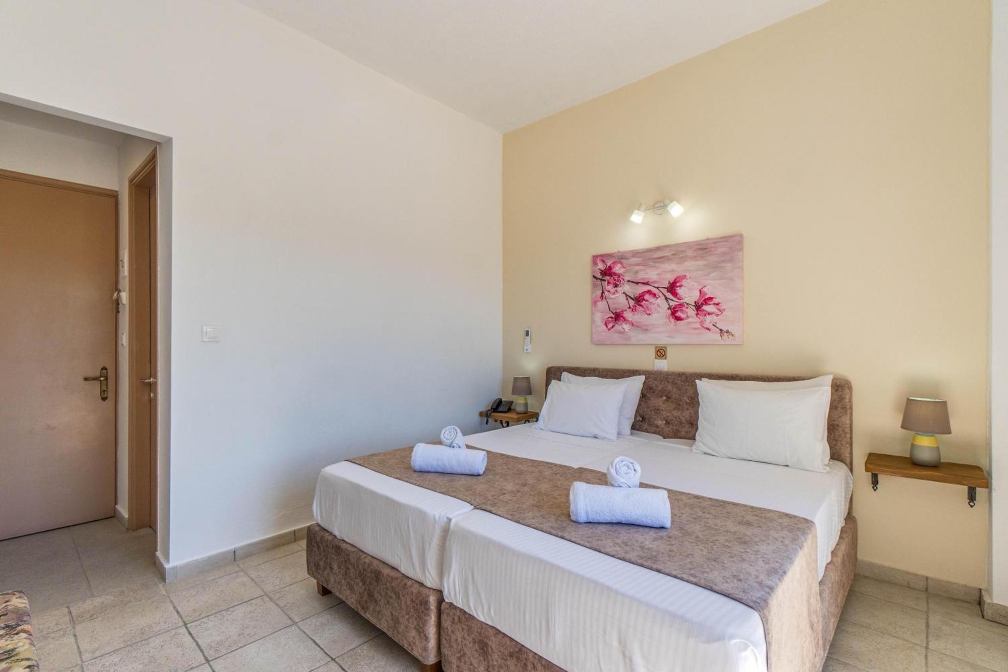 גאוביה Angela Hotel & Apartments מראה חיצוני תמונה