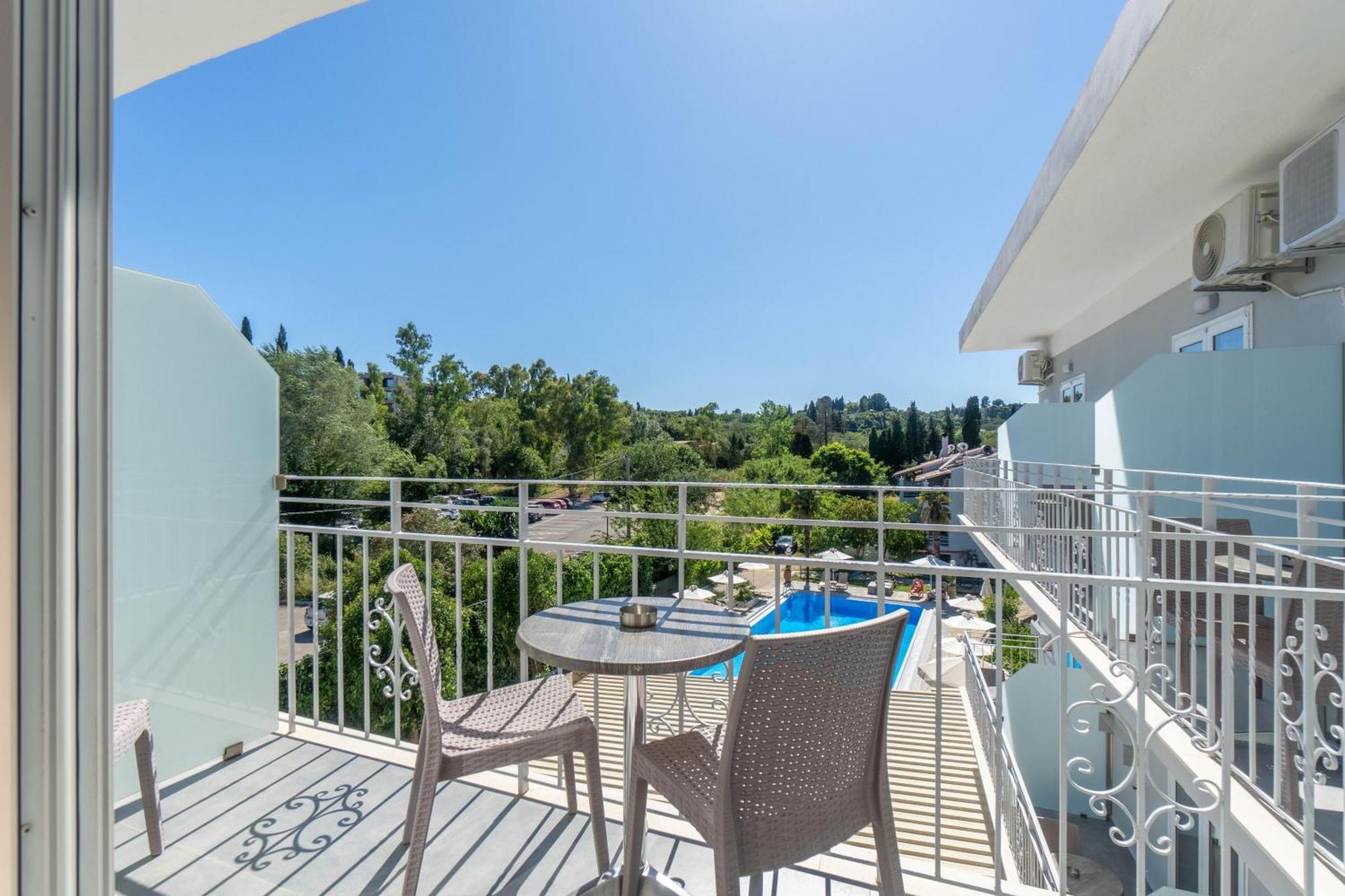 גאוביה Angela Hotel & Apartments מראה חיצוני תמונה
