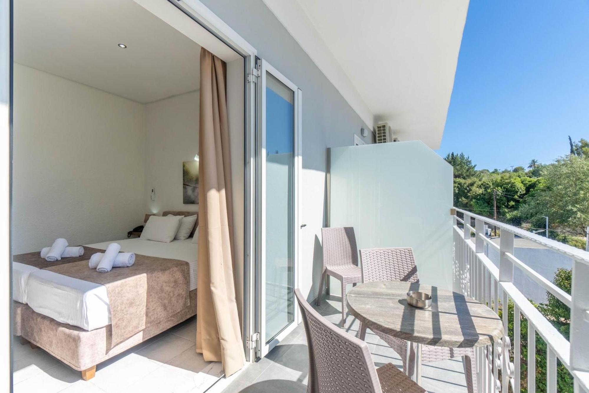 גאוביה Angela Hotel & Apartments מראה חיצוני תמונה